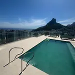 Vista Mar No Top Flat Leblon Com Piscina, Academia, Garagem E Arrumacao Diaria By Tata